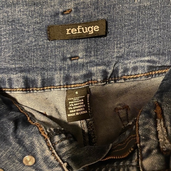 **6 for $20** Refuge denim shorts sz 6 - Picture 3 of 3